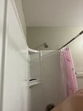 kyndrabeanee online show from 20, 4, 2026