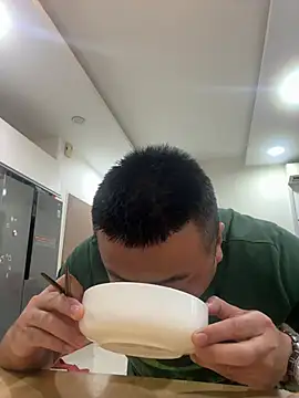 Snapshot of Cunzhangshibage02 chatting on 21, 4, 2026 Cunzhangshibage02 online show from 21, 4, 2026