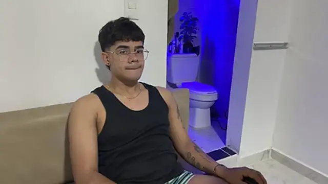 Snapshot of matiass_vegas chatting on 8, 4, 2026 matiass vegas online show from 8, 4, 2026