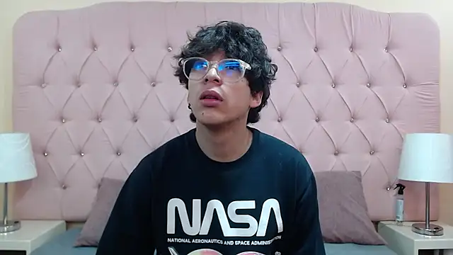 Snapshot of Desire_Ecstasy2 chatting on 22, 3, 2026 Desire Ecstasy2 online show from 22, 3, 2026