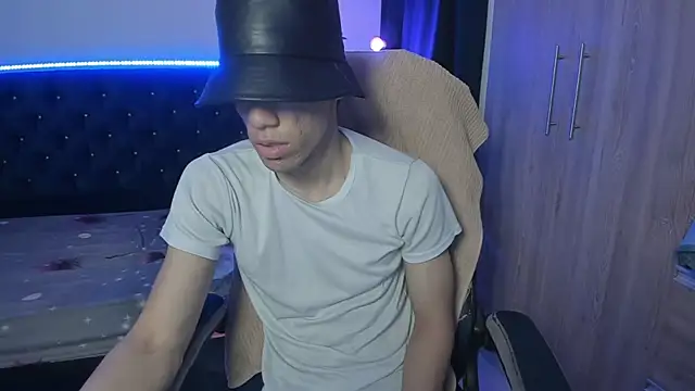 Snapshot of Josy_11 chatting on 12, 4, 2026 Josy 11 online show from 12, 4, 2026