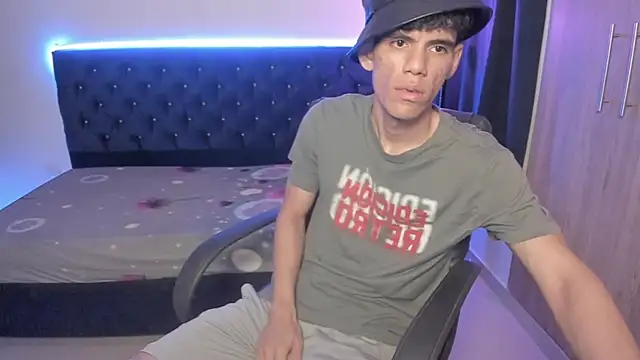 Snapshot of Josy_11 chatting on 13, 4, 2026 Josy 11 online show from 13, 4, 2026