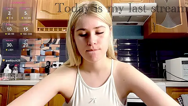 Snapshot of ivygenesis chatting on 3, 5, 2026 ivygenesis online show from 3, 5, 2026