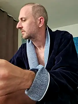 Snapshot of dufatcock chatting on 13, 4, 2026 dufatcock online show from 13, 4, 2026