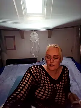 Snapshot of roxy_74 chatting on 28, 3, 2026 roxy 74 online show from 28, 3, 2026