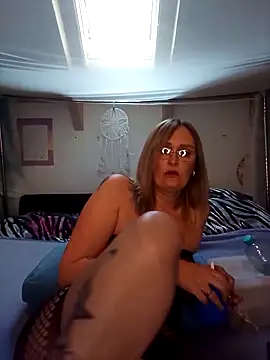 Snapshot of roxy_74 chatting on 17, 4, 2026 roxy 74 online show from 17, 4, 2026