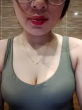 Snapshot of candy_flo chatting on 4, 5, 2026 candy flo online show from 4, 5, 2026