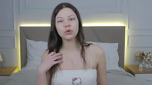 Snapshot of Sophie_Rays chatting on 5, 4, 2026 Sophie Rays online show from 5, 4, 2026