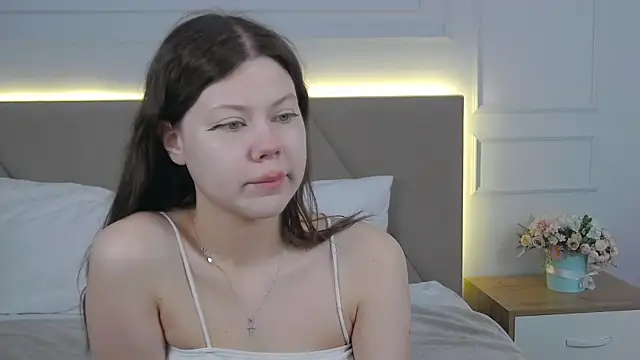 Snapshot of Sophie_Rays chatting on 9, 4, 2026 Sophie Rays online show from 9, 4, 2026