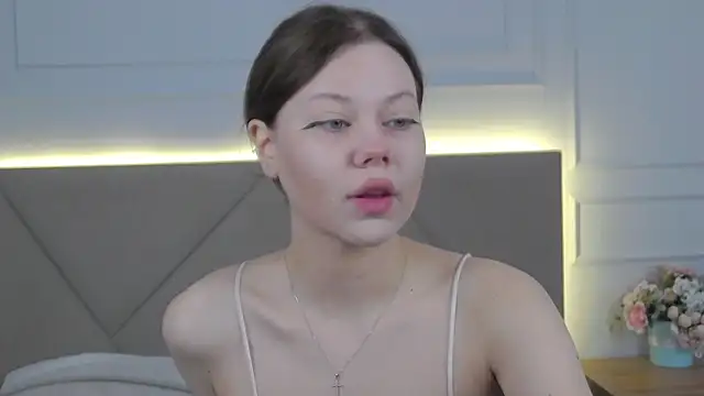 Snapshot of Sophie_Rays chatting on 16, 4, 2026 Sophie Rays online show from 16, 4, 2026