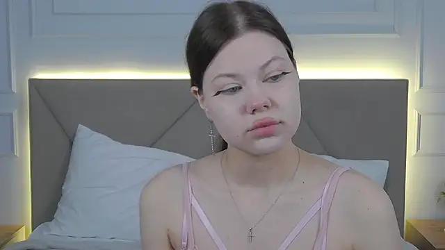 Snapshot of Sophie_Rays chatting on 19, 4, 2026 Sophie Rays online show from 19, 4, 2026