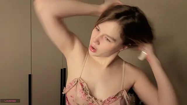 Snapshot of AureliaAngel chatting on 11, 4, 2026 AureliaAngel online show from 11, 4, 2026