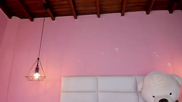 Snapshot of KarolyneLune chatting on 16, 3, 2026 KarolyneLune online show from 16, 3, 2026