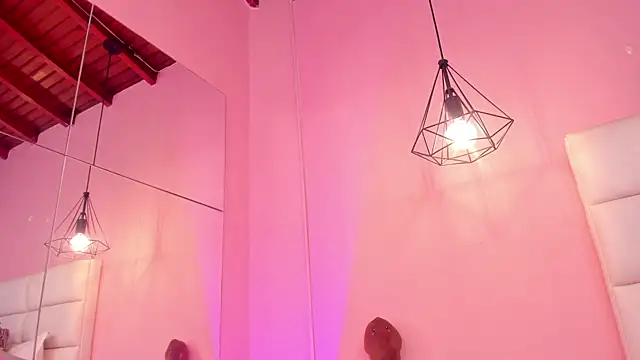 Snapshot of KarolyneLune chatting on 21, 3, 2026 KarolyneLune online show from 21, 3, 2026