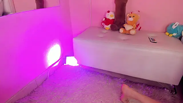 Snapshot of KarolyneLune chatting on 23, 3, 2026 KarolyneLune online show from 23, 3, 2026