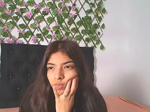 Snapshot of Sweet_Scarlett_ chatting on 16, 4, 2026 Sweet Scarlett online show from 16, 4, 2026