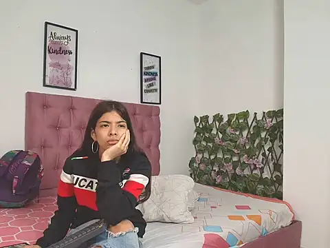 Snapshot of Sweet_Scarlett_ chatting on 6, 5, 2026 Sweet Scarlett online show from 6, 5, 2026