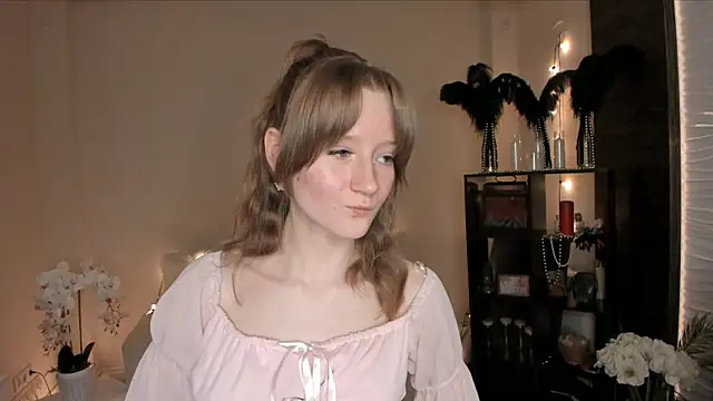 Snapshot of MalloryGray chatting on 4, 4, 2026 MalloryGray online show from 4, 4, 2026