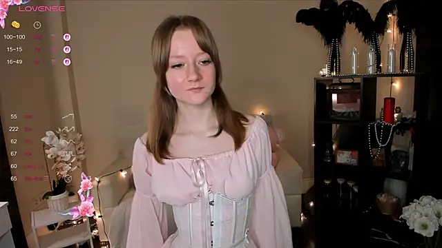 Snapshot of MalloryGray chatting on 18, 4, 2026 MalloryGray online show from 18, 4, 2026