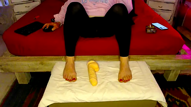 Snapshot of feetandcock85 chatting on 26, 4, 2026 feetandcock85 online show from 26, 4, 2026