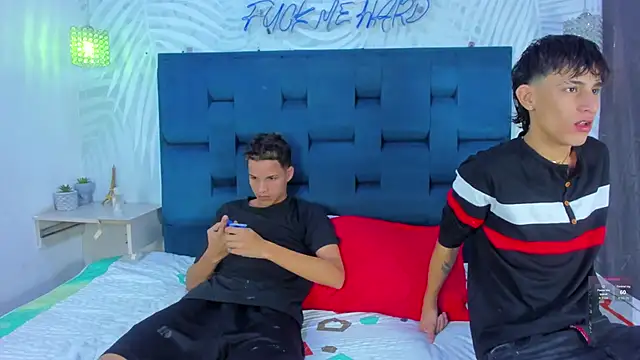 Snapshot of Only3Trio chatting on 19, 4, 2026 Only3Trio online show from 19, 4, 2026