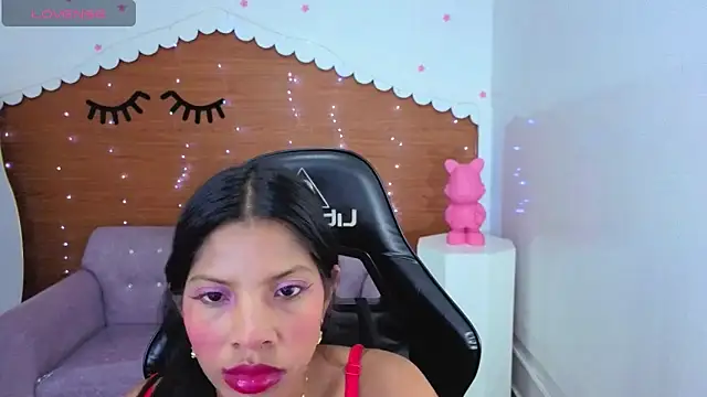 Snapshot of emily_smith_t chatting on 5, 6, 2026 emily smith t online show from 5, 6, 2026