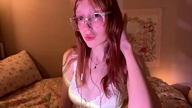 Snapshot of holly_sinner_ chatting on 28, 3, 2026 holly sinner online show from 28, 3, 2026
