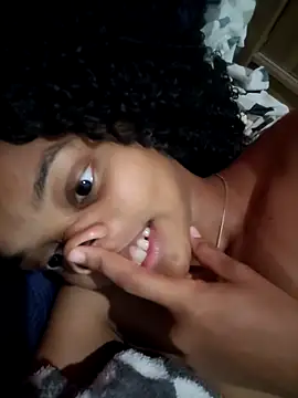 Snapshot of marialuiza2027 chatting on 4, 4, 2026 marialuiza2027 online show from 4, 4, 2026