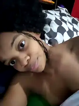 Snapshot of marialuiza2027 chatting on 12, 4, 2026 marialuiza2027 online show from 12, 4, 2026