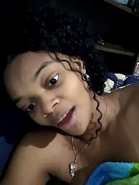 Snapshot of marialuiza2027 chatting on 13, 4, 2026 marialuiza2027 online show from 13, 4, 2026