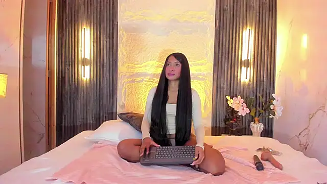 tifannygrey  online show from 4, 6, 2026