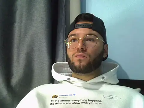 Snapshot of piazaocwb23 chatting on 28, 4, 2026 piazaocwb23 online show from 28, 4, 2026