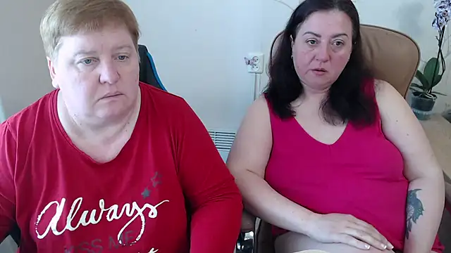 Snapshot of Lindy-Jeanie chatting on 4, 5, 2026 Lindy-Jeanie online show from 4, 5, 2026