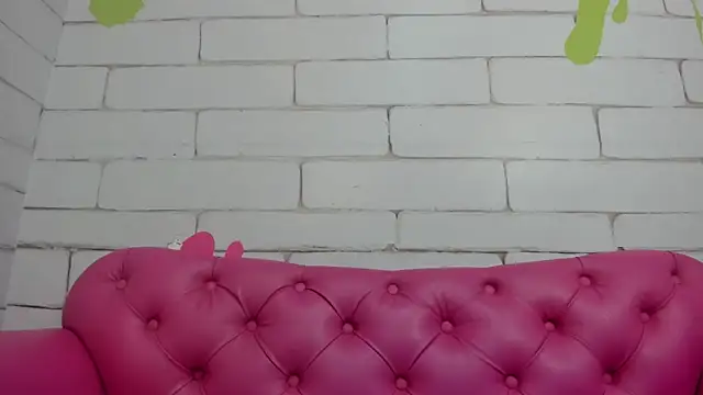 Snapshot of Danna_Greyy chatting on 18, 4, 2026 Danna Greyy online show from 18, 4, 2026