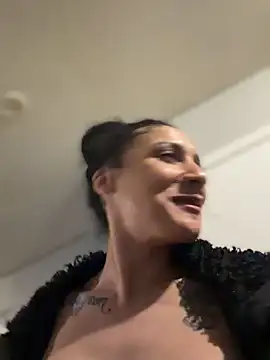 Snapshot of FerrariFrench chatting on 11, 4, 2026 FerrariFrench online show from 11, 4, 2026