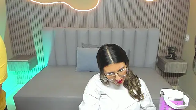 Snapshot of Amy_Estrellita chatting on 16, 4, 2026 Amy Estrellita online show from 16, 4, 2026