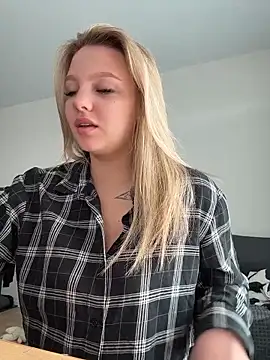 Snapshot of bettyloveu chatting on 8, 4, 2026 bettyloveu online show from 8, 4, 2026