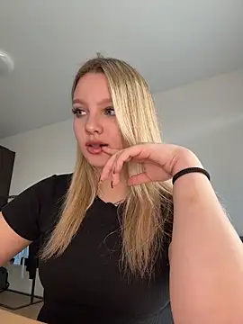 Snapshot of bettyloveu chatting on 23, 4, 2026 bettyloveu online show from 23, 4, 2026