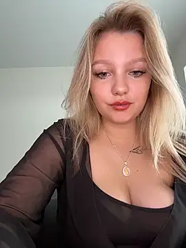 Snapshot of bettyloveu chatting on 4, 6, 2026 bettyloveu online show from 4, 6, 2026
