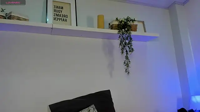 cuttie blondie online show from 10, 6, 2026