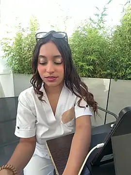 Snapshot of MiaCamille_ chatting on 16, 4, 2026 MiaCamille online show from 16, 4, 2026