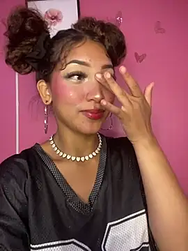 Snapshot of NaughtyLatinaxxx chatting on 6, 4, 2026 NaughtyLatinaxxx online show from 6, 4, 2026