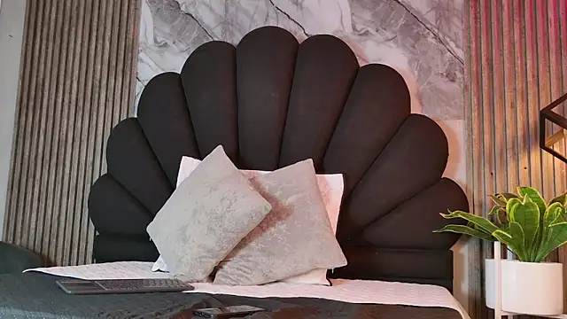 Snapshot of _charlotte_quee_ chatting on 27, 3, 2026 charlotte quee online show from 27, 3, 2026