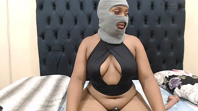 Snapshot of Curvy_Takatso chatting on 25, 3, 2026 Curvy Takatso online show from 25, 3, 2026