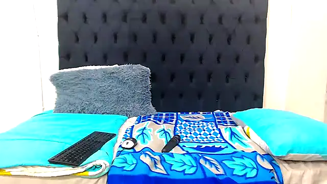 Snapshot of Dark_Slim_Thick chatting on 19, 4, 2026 Dark Slim Thick online show from 19, 4, 2026
