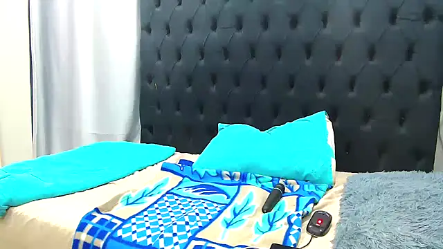 Snapshot of Dark_Slim_Thick chatting on 25, 4, 2026 Dark Slim Thick online show from 25, 4, 2026