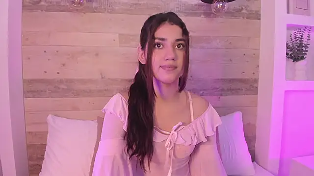 Snapshot of cristin_collins chatting on 25, 6, 2026 cristin collins online show from 25, 6, 2026