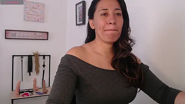 Snapshot of violeta_scott chatting on 26, 3, 2026 violeta scott online show from 26, 3, 2026