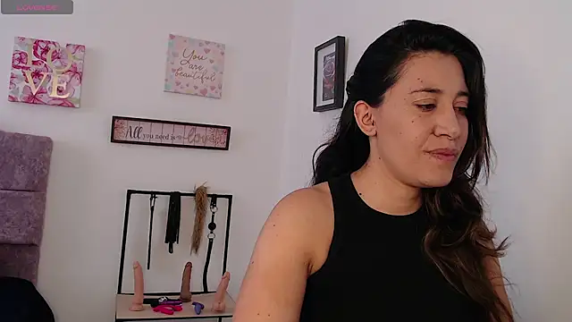 Snapshot of violeta_scott chatting on 2, 4, 2026 violeta scott online show from 2, 4, 2026