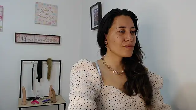 Snapshot of violeta_scott chatting on 29, 4, 2026 violeta scott online show from 29, 4, 2026
